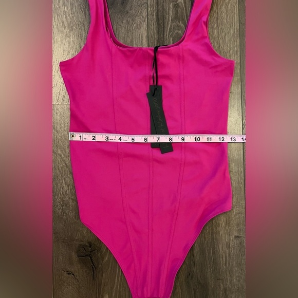 NWT House of Harlow 1960 All-Day Contour Bodysuit Magenta Pink Size Small - Picture 13 of 14